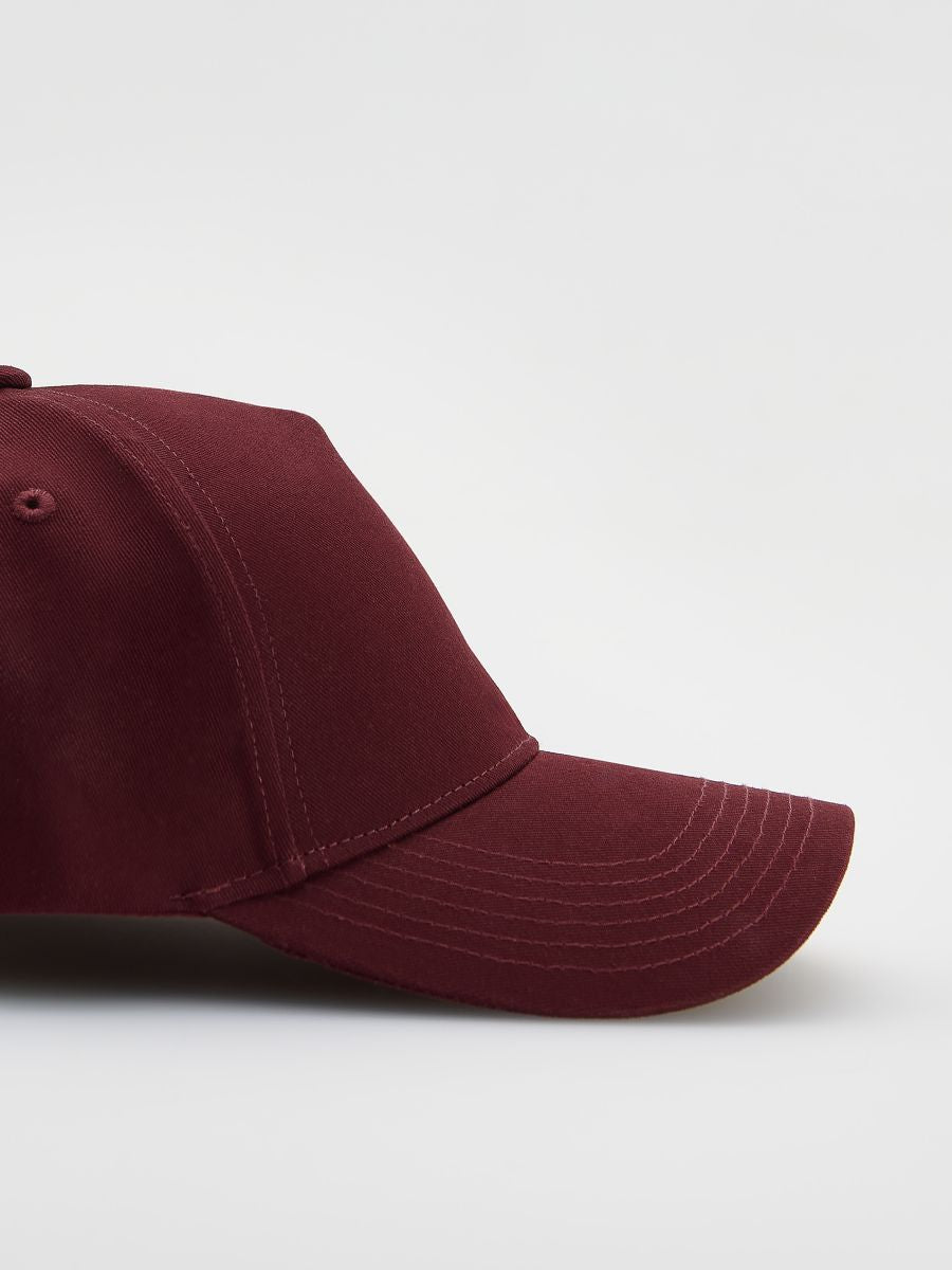 Berretto di velluto rosso