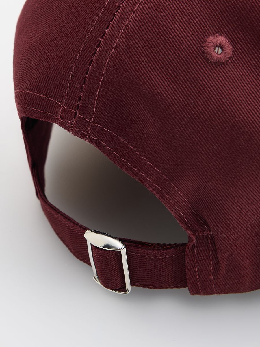 Berretto di velluto rosso